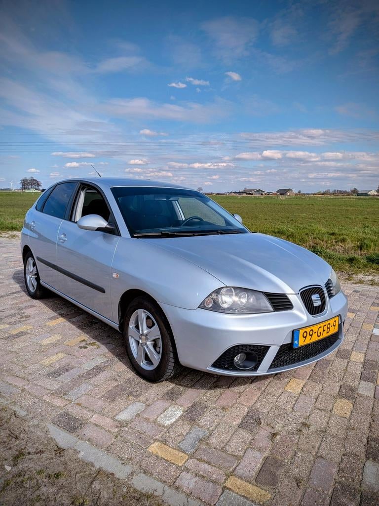 Seat Ibiza 1.6 benzine/ Airco / cruisecontrol / nieuw-apk, Auto's, Seat, Voorwielaandrijving, Euro 5, Stof, Zwart