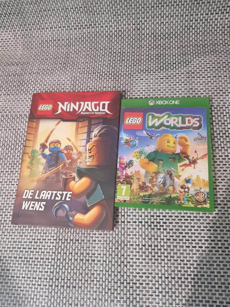 Lego World Xbox One / Xbox Series X + Lego Boekje, Avontuur en Actie, Verzenden, 2 spelers, Zo goed als nieuw
