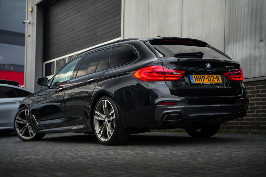 BMW 5 Serie Touring M550d 400pk xDrive High Executive M-Spor, Auto's, BMW, Automaat, 15 km/l, Gebruikt, 2993 cc