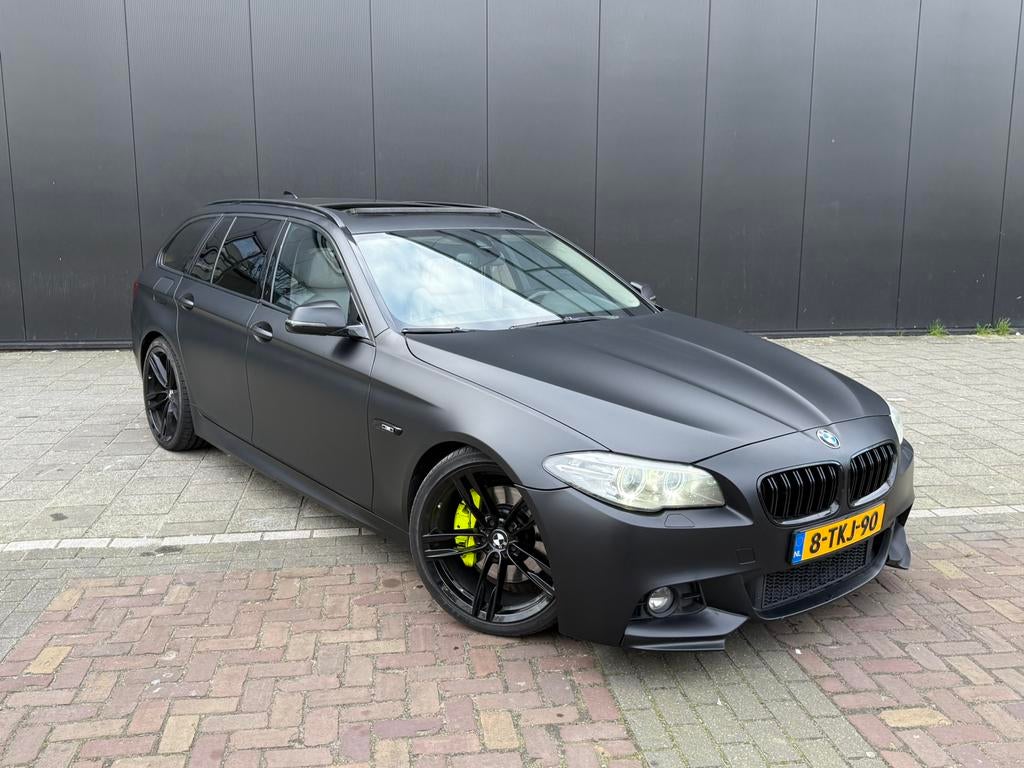 BMW 5-Serie 525D Touring Xdrive M-Pakket 2013 Zwart Pano, Automaat, 1995 cc, Beige, 4 cilinders