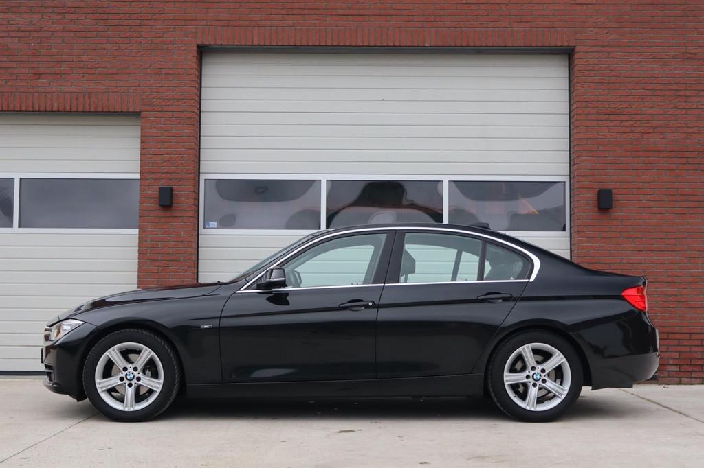 BMW 3-serie 320i 170pk EfficientDynamics Sport Edition Execu, Auto's, Gebruikt, 4 cilinders, Zwart, Origineel Nederlands