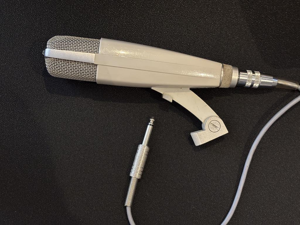 Sennheiser MD421 dynamische microfoon, Muziek en Instrumenten, Ophalen, Gebruikt, Zangmicrofoon