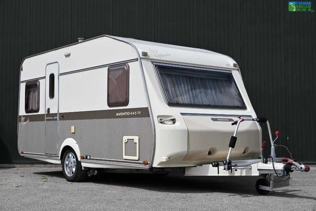 Caravan Avento 445 Ava Grande, Omvormbare zithoek, Hordeur, Rondzit, Avento