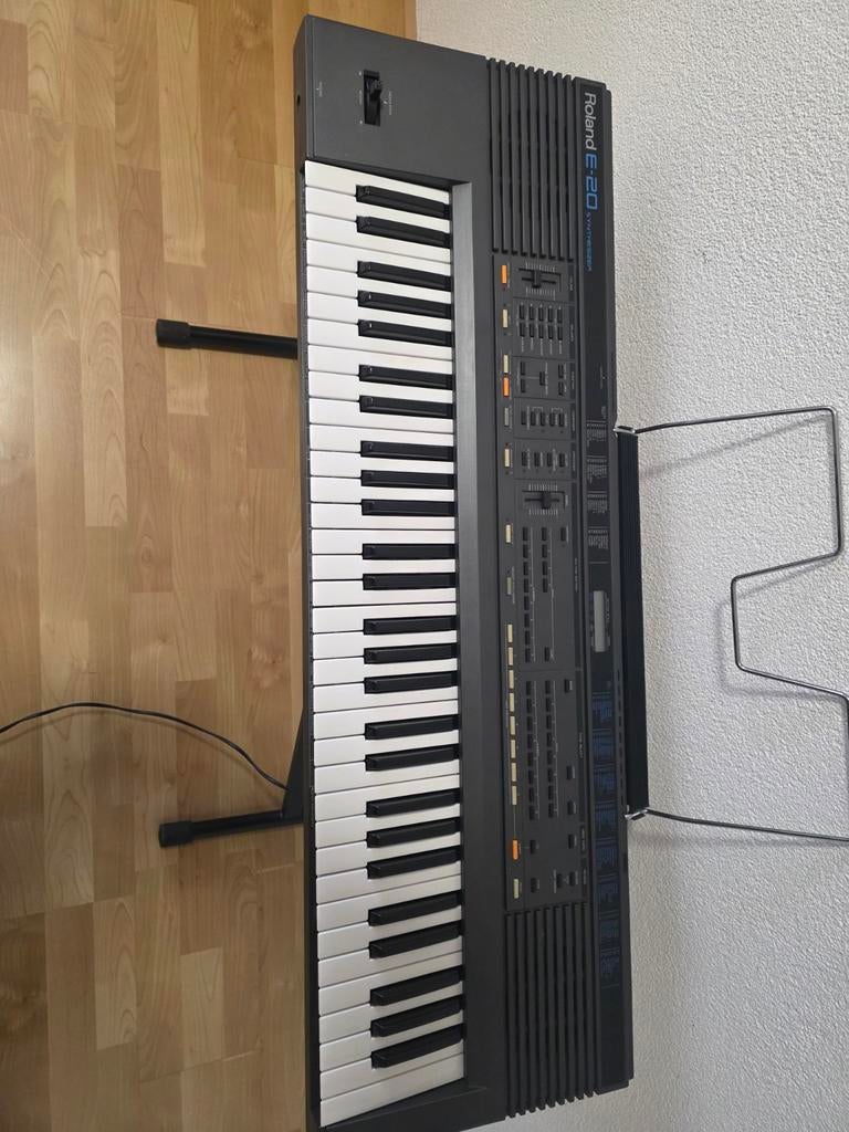 Roland e20, Muziek en Instrumenten, Keyboards, Ophalen of Verzenden, 61 toetsen, Roland