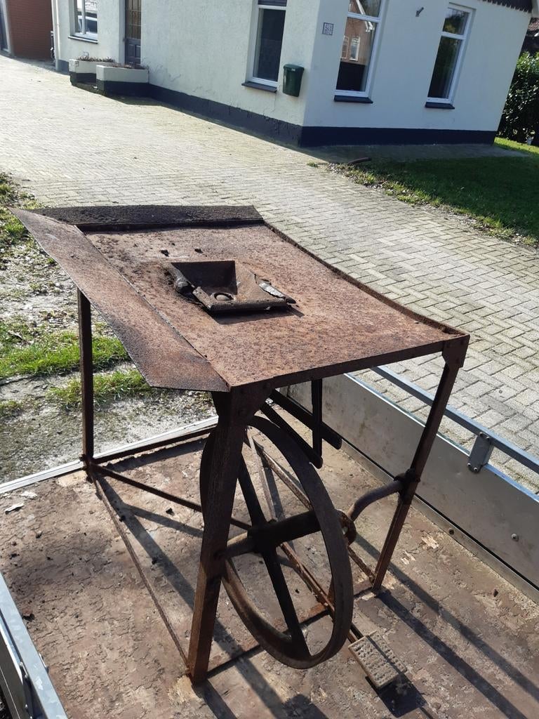 Veldsmidse smidsvuur, Ophalen