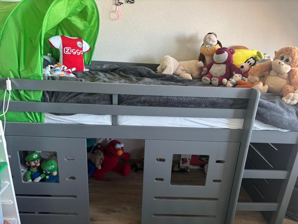 Halfhoogslaper grijs, Kinderen en Baby's, Kinderkamer | Stapelbedden en Hoogslapers, Ophalen of Verzenden, Gebruikt, Halfhoogslaper