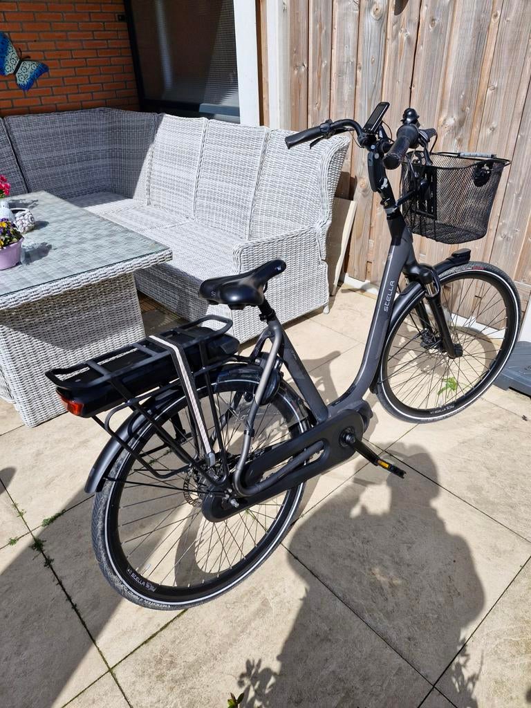 Stella Livorno elektrische dames fiets met mand, Gebruikt, 51 tot 55 cm, 50 km per accu of meer, Ophalen