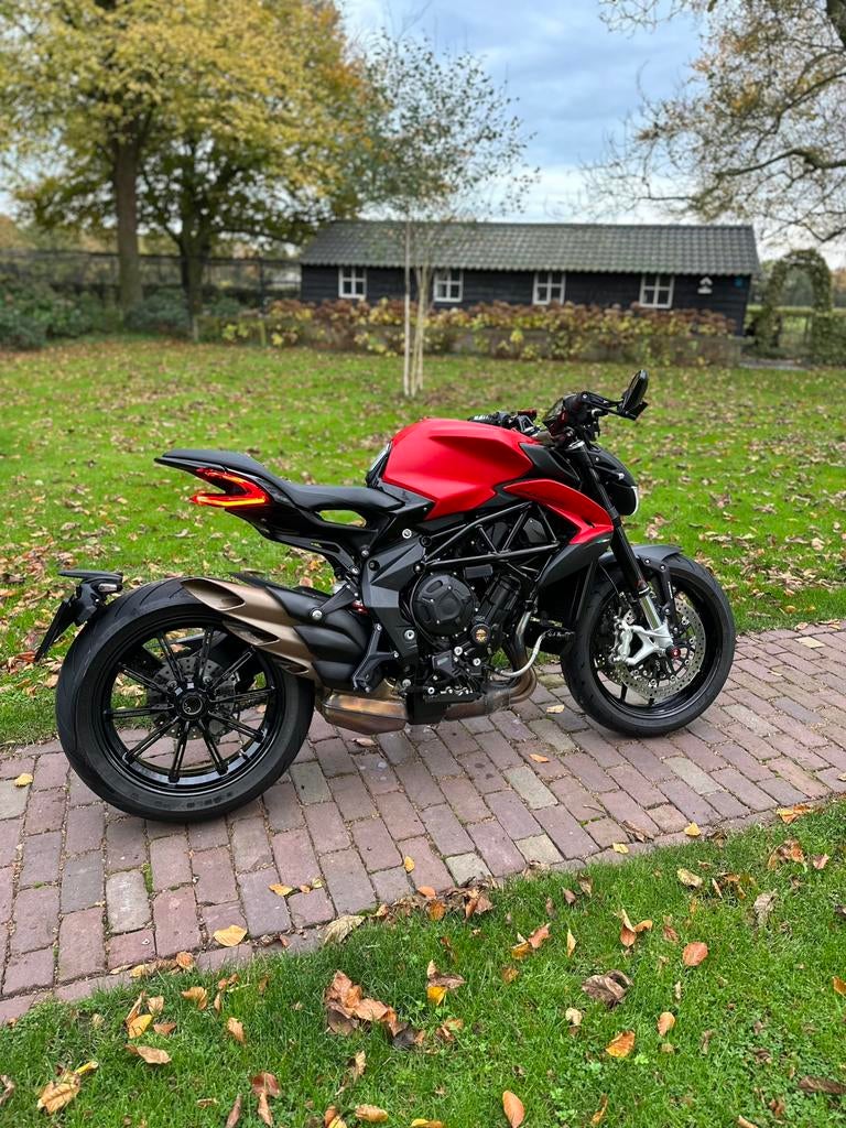 MV Agusta Dragster 800 Rosso uit 2024 (FABR. GARANTIE 2027), Motoren, Motoren | MV Agusta, Motorrijbewijs A, Particulier, Meer dan 35 kW