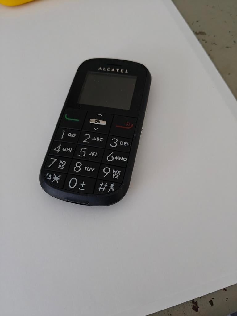 Alcatel One Touch Klassieke Mobiele Telefoon, Gebruikt, Ophalen of Verzenden, Minder dan 3 megapixel, Klassiek of Candybar