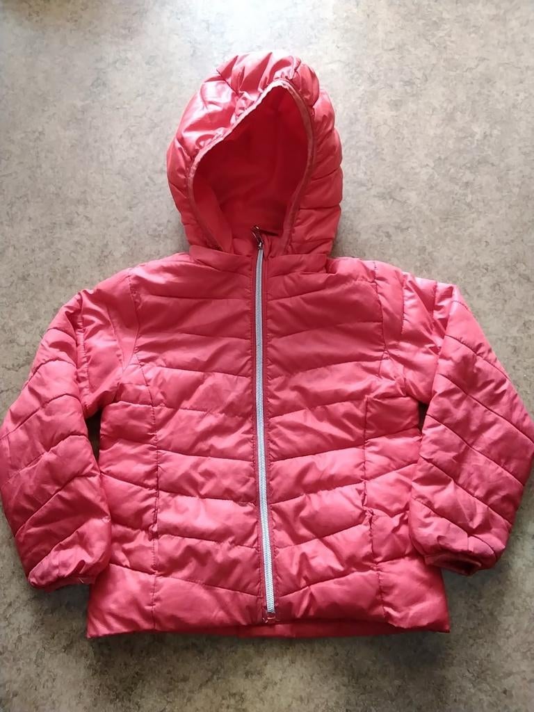 H&M rode doorgestikte Zomerjas met capuchon mt 110, Meisje, H&M, Ophalen of Verzenden, Zo goed als nieuw