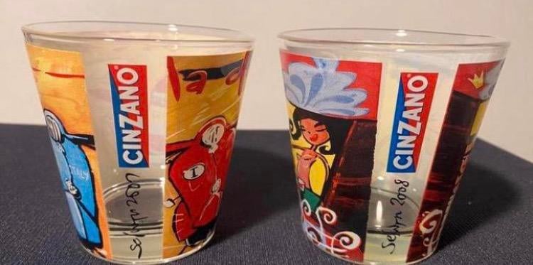 2 Verschillende Cinzano glazen. Hoogte 8,5 cm. Drsn. 8,5 cm., Verzamelen, Ophalen of Verzenden, Zo goed als nieuw, Borrel- of Shotglas