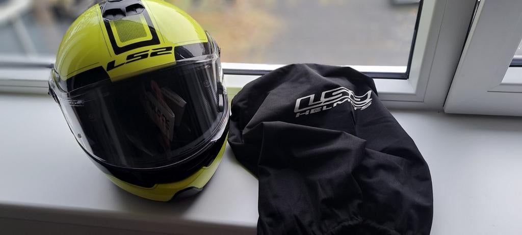 2 LS2 Motorhelmen - Maat S en L, Ophalen of Verzenden, Tweedehands, Integraalhelm, Overige merken