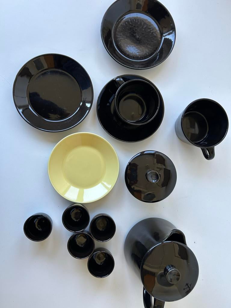 Arabia Kilta Servies: Theepot, Suikerpot, Eierdopjes, Borden, Huis en Inrichting, Keuken | Servies, Gebruikt, Keramiek, Ophalen of Verzenden