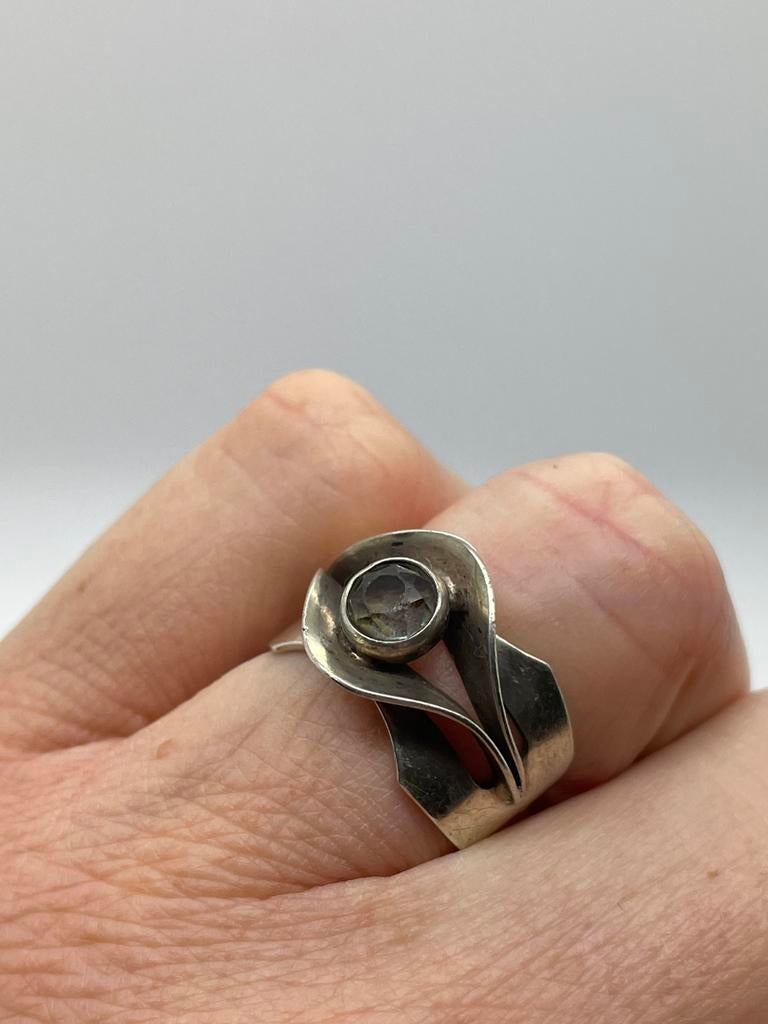 D426 Prachtige zilveren ring Scandinavisch ontwerp maat 17, Ophalen of Verzenden, X, Dame, Zilver