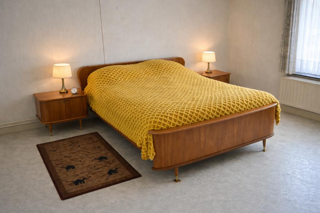 Vintage Mid Century 160cm bed met nachtkastjes, Ophalen, Gebruikt, Bruin, Tweepersoons