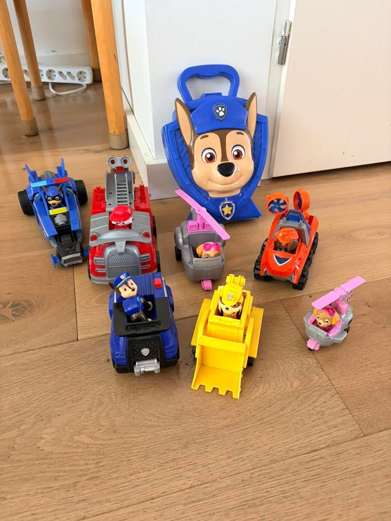 Paw patrol auto’s plus bijbehorende hondjes, Ophalen, Gebruikt