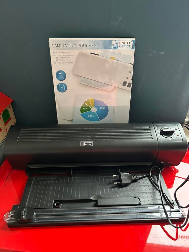 Lamineerapparaat untied office met 4 pakken lamineervellen, Diversen, Ophalen of Verzenden, Zo goed als nieuw