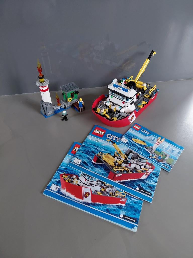 Lego brandweer boot 60109, Kinderen en Baby's, Speelgoed | Duplo en Lego, Ophalen, Zo goed als nieuw, Complete set, Lego