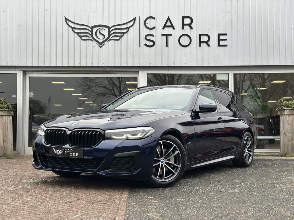 BMW 5 Serie Touring 530i M-SPORT |H&K|CAMERA|HEAD-UP|SFEER|T, Automaat, 1998 cc, Gebruikt, 4 cilinders