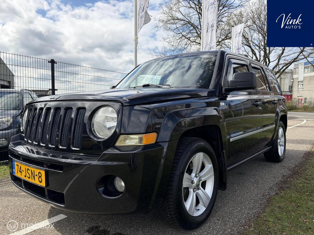 Jeep Patriot 2.4 Limited Liberty | 4x4 | AUTOMAAT | Leer | T, Auto's, Jeep, Automaat, 450 kg, Gebruikt, Zwart