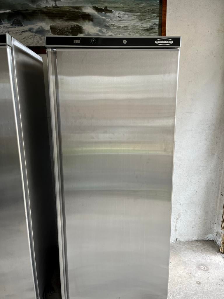 Grote koelkast, rvs buitenkant, 600 liter, Witgoed en Apparatuur, Koelkasten en IJskasten, Ophalen, Zonder vriesvak, 200 liter of meer