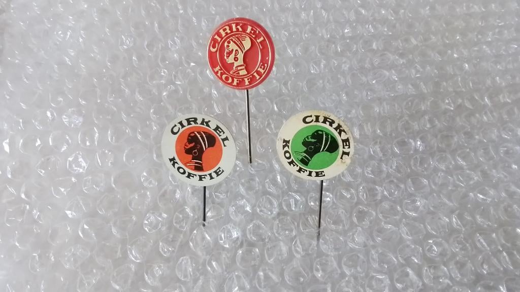 3 verschillende speldjes cirkel koffie, Ophalen of Verzenden, Zo goed als nieuw, Overige onderwerpen