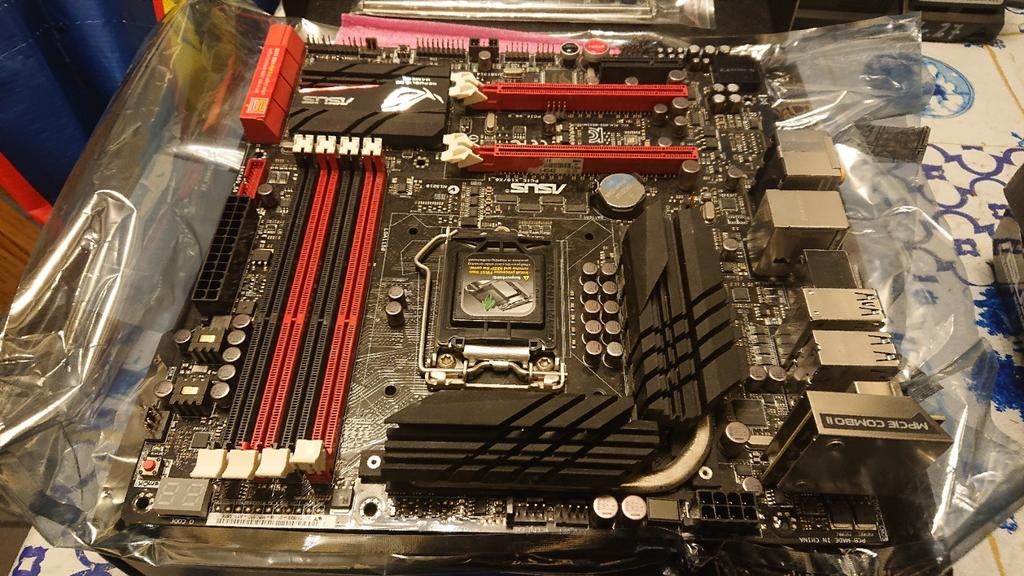 8 stuks Asus/Msi moederborden, Gebruikt, DDR3, Ophalen of Verzenden, Micro-ATX