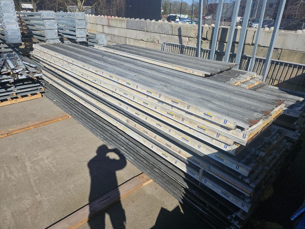 Geïsoleerde dak platen Kingspan sandwichpanelen ( 258 ), Ophalen, 50 tot 100 mm, Zo goed als nieuw, Nb