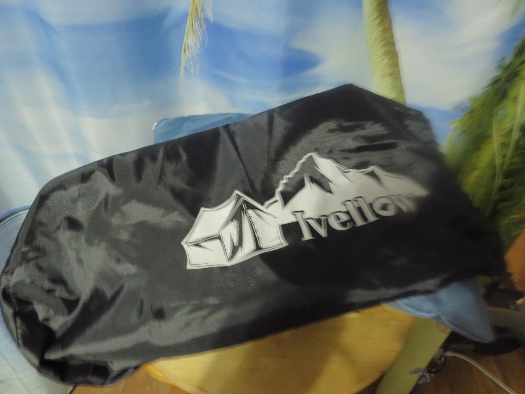 camping memory foam kussen van Ivellow met inpak hoes, Ophalen of Verzenden, Gebruikt