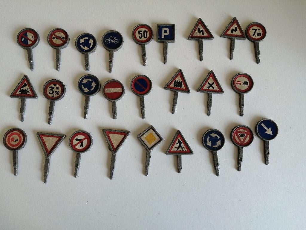 Antiek metaal verkeersweg borden, Ophalen of Verzenden