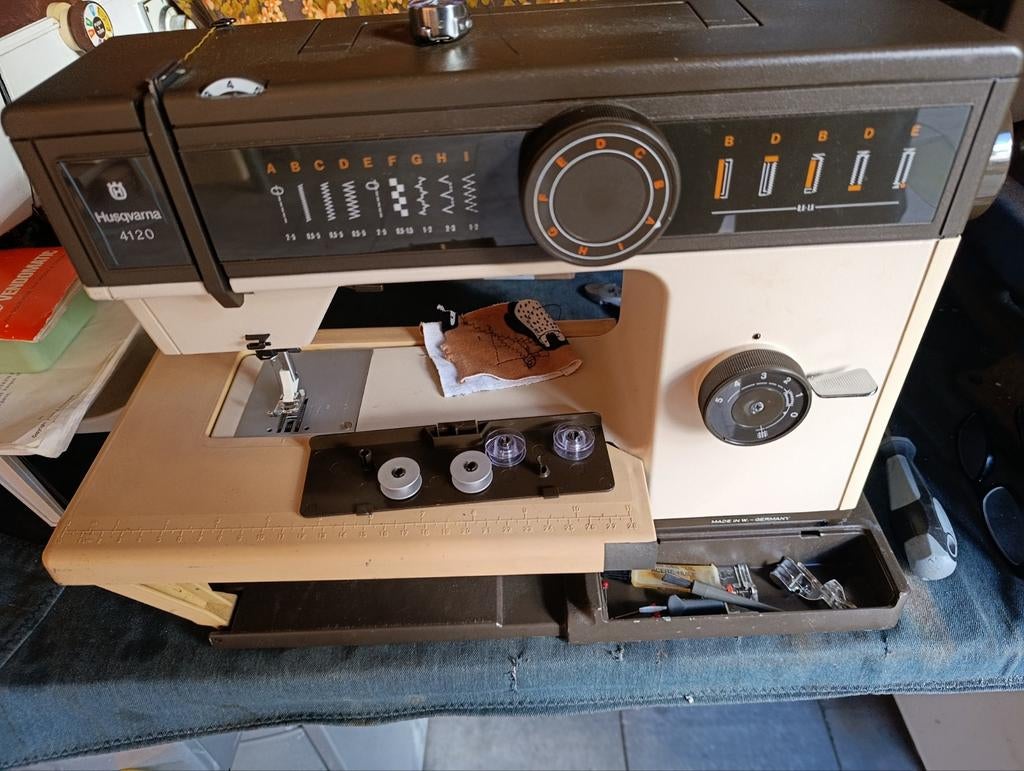 Husqvarna naaimachine, Ophalen of Verzenden