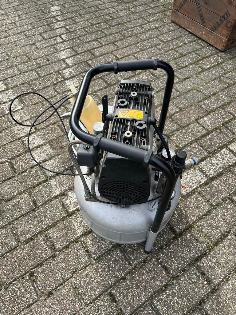 Jun-Air OF302-25 Compressor, Ophalen, Gebruikt, Jun-air benelux bv, 10 bar of meer