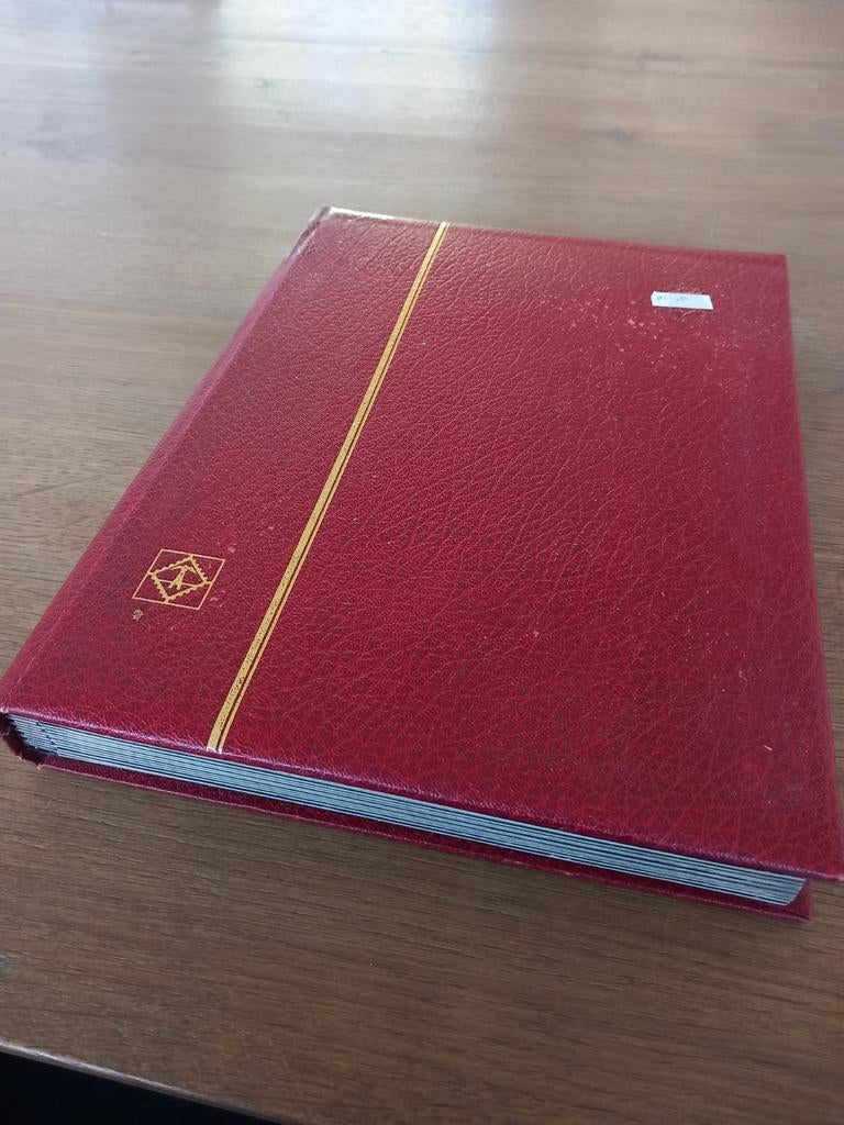 Bloemen verzameling in zwartbladig stockboek vol, Ophalen of Verzenden, Buitenland