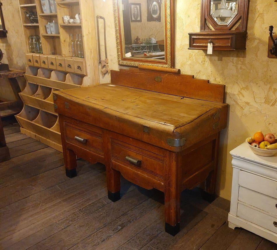 prachtig oud groot hakblok met 2 lades, Ophalen