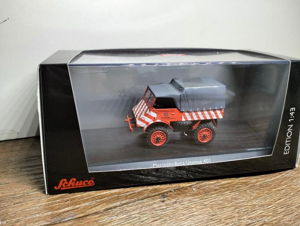 Te koop Schuco Mercedes-Benz Unimog 401 Stadtwerke Köln ., Ophalen, Zo goed als nieuw, Tractor of Landbouw, Schuco