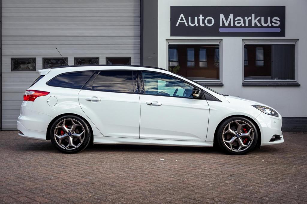 Ford Focus Wagon 2.0 EcoBoost ST-3|Recaro|Camera|Keyless|Led, Auto's, Euro 5, Gebruikt, 4 cilinders, Wit