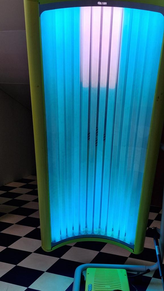 Alisun Salsa Solarium zonnebank, Ophalen, Gebruikt, Zonnebank enkelzijdig, 15 lampen of meer