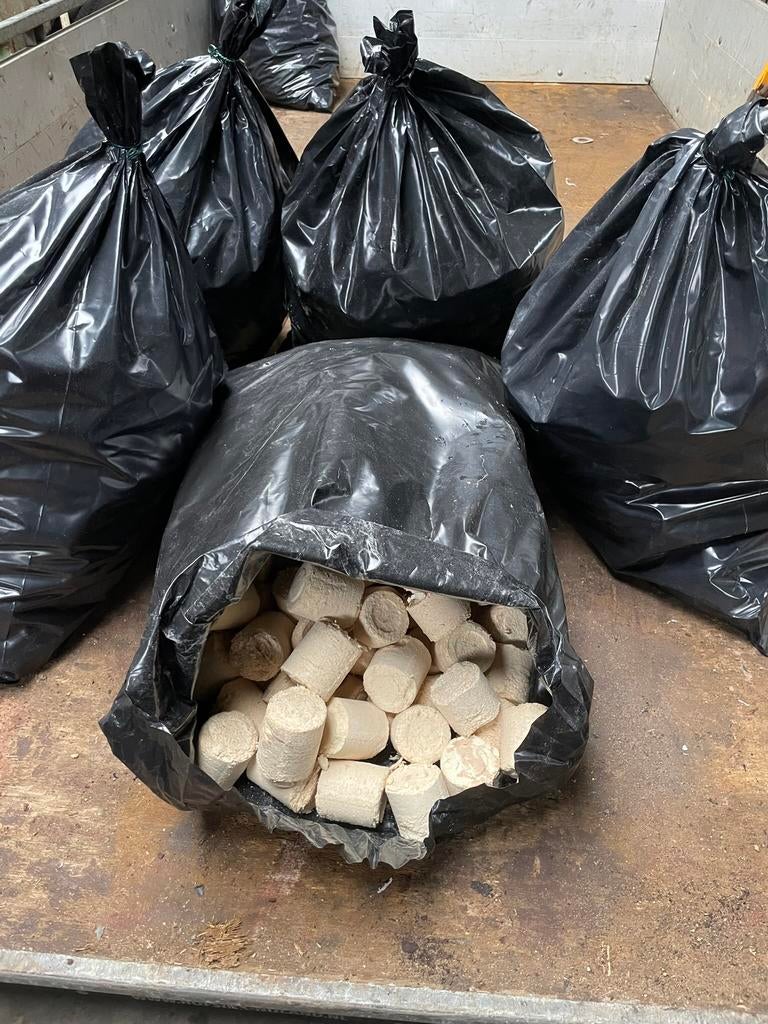 Zaagselbriketten haardhout brandhout stookhout hout, Tuin en Terras, Haardhout, Minder dan 3 m³, Ophalen, Overige houtsoorten