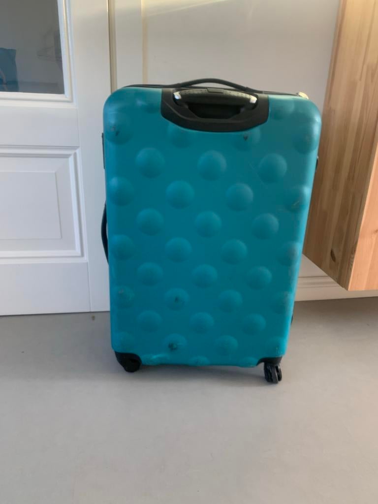 Hema Koffer - Turquoise met 2 defecte wielen, Gebruikt, Hard kunststof, 35 tot 45 cm, Uitschuifbare handgreep
