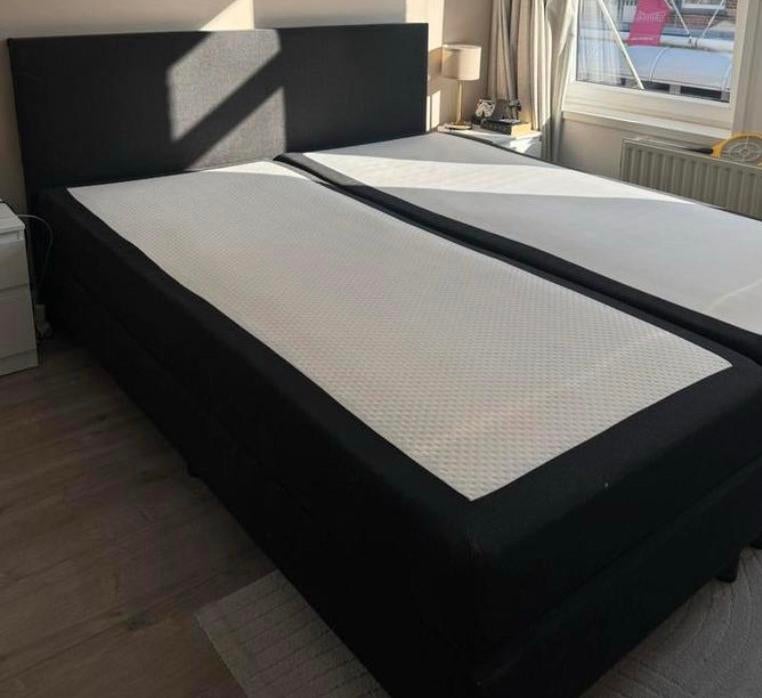 Boxpring zwart 200 x 220 incl 2 matrassen en topper, Ophalen, Gebruikt, Zwart, Kingsize modern boxpring