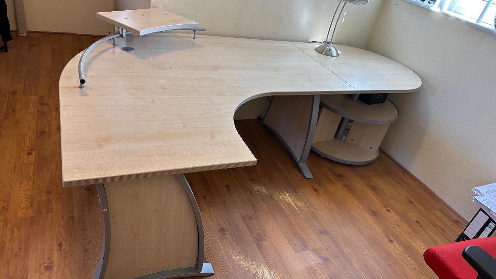 Luxe bureau met carrousel en ladekast, Ophalen, Hout, Hoekbureau, Zo goed als nieuw