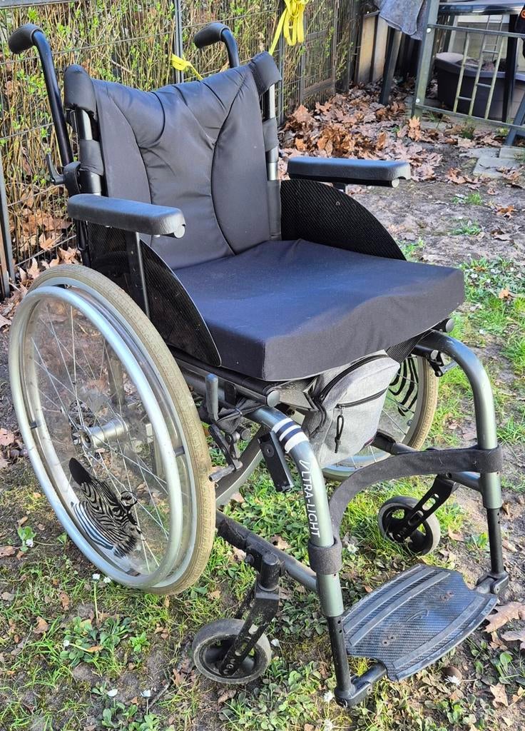 Ķüschall Ultra Light met lekvrije banden, Diversen, Ophalen of Verzenden, Zo goed als nieuw, Duwrolstoel