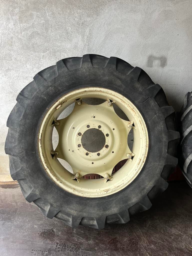 16.9 R34 International velgen met michelin band, Ophalen, Gebruikt