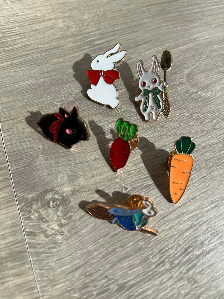 Nieuw enamel pins konijn en wortel emaille pins set, Ophalen of Verzenden, Nieuw, Dier of Natuur, Speldje of Pin