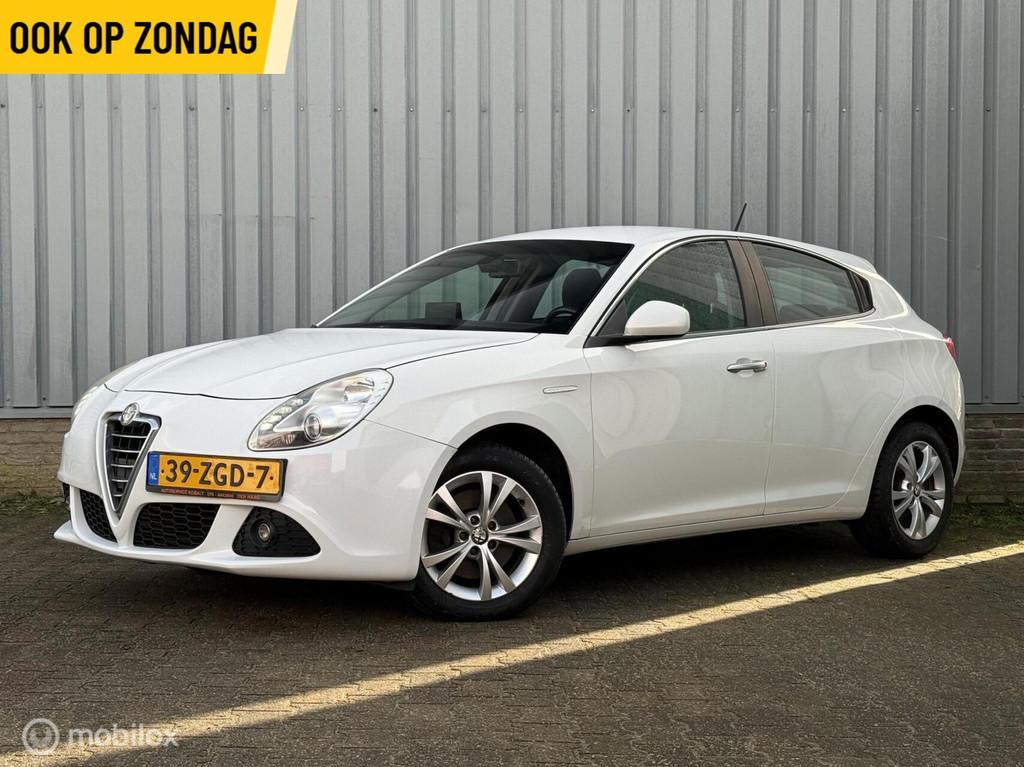 Alfa Romeo Giulietta 1.4 T | Climate | DNA | Navi, Voorwielaandrijving, Euro 5, Stof, Zwart