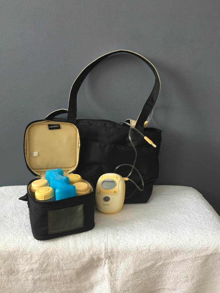 Medela Freestyle Borstkolf met accessoires en tas, Kinderen en Baby's, Babyvoeding en Toebehoren, Ophalen, Zo goed als nieuw, Borstkolf