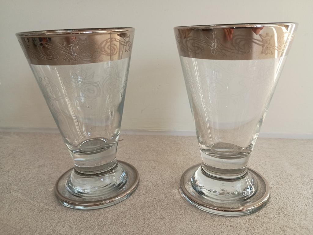 Twee Murano-stijl sapglazen met zilveren rand en gravure, Ophalen of Verzenden
