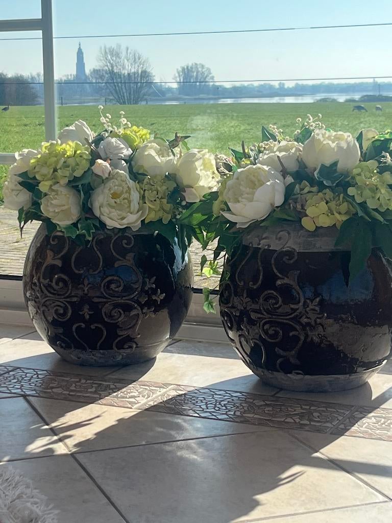 Decoratieve vazen met kunstbloemen, Huis en Inrichting, Woonaccessoires | Vazen, 50 tot 75 cm, Zwart, Aardewerk of Porselein, Ophalen of Verzenden
