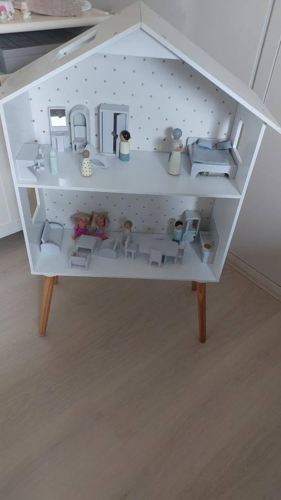 Mooi houten poppenhuis met inrichting en poppetjes, Ophalen