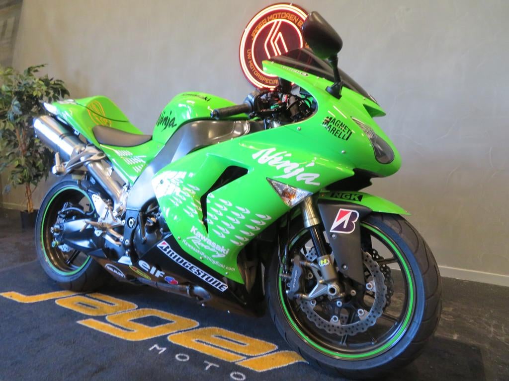 Kawasaki NINJA ZX10R HISTORIE AKRA! (bj 2006) - foto 2